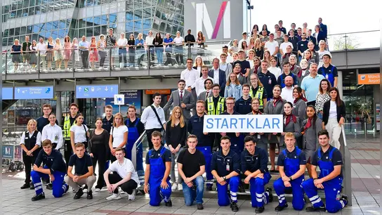 80 junge Leute starteten kürzlich ihre Karriere am Flughafen München. (Foto: FMG/ATF Pictures)