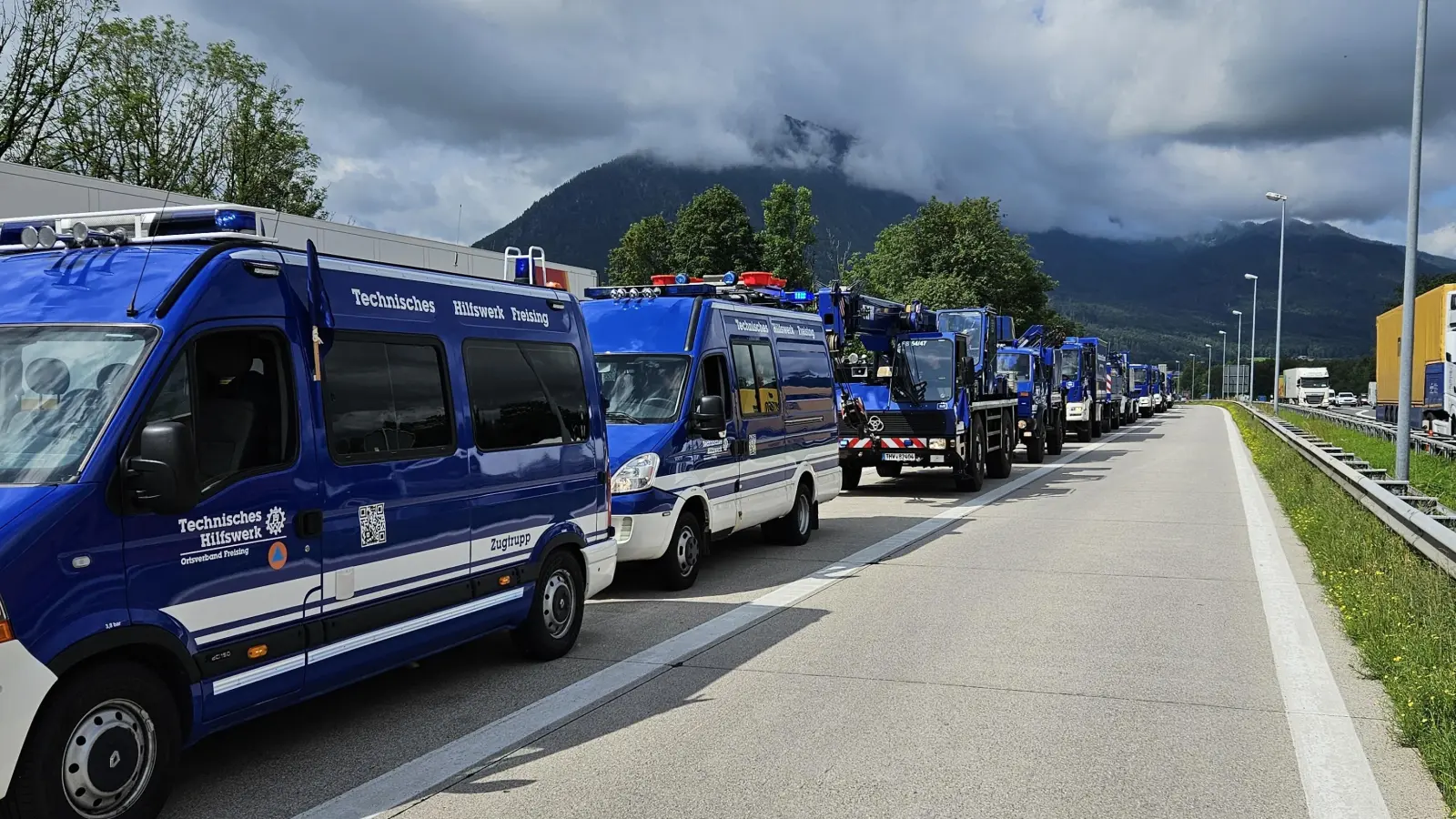 THW-Blau soweit das Auge reicht... (Foto: THW Freising)