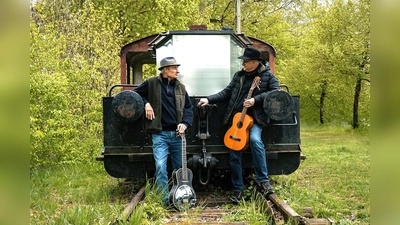 Die beiden Musiker Arthur &amp; Dietz sorgen für gute Laune im Naturfreundehaus. (Foto: Arthur & Dietz)