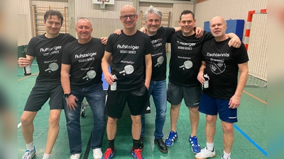 Die erfolgreiche 1. Mannschaft (v. li.): Thomas Schwab, Zeljko Knapic, Claus Hieronymus, Karlheinz Hanseder, Josef Sedlmaier, Istvan Kalmar. Nicht auf dem Foto: Thomas Heiler. (Foto: Abt. Tischtennis/TSV Wartenberg)
