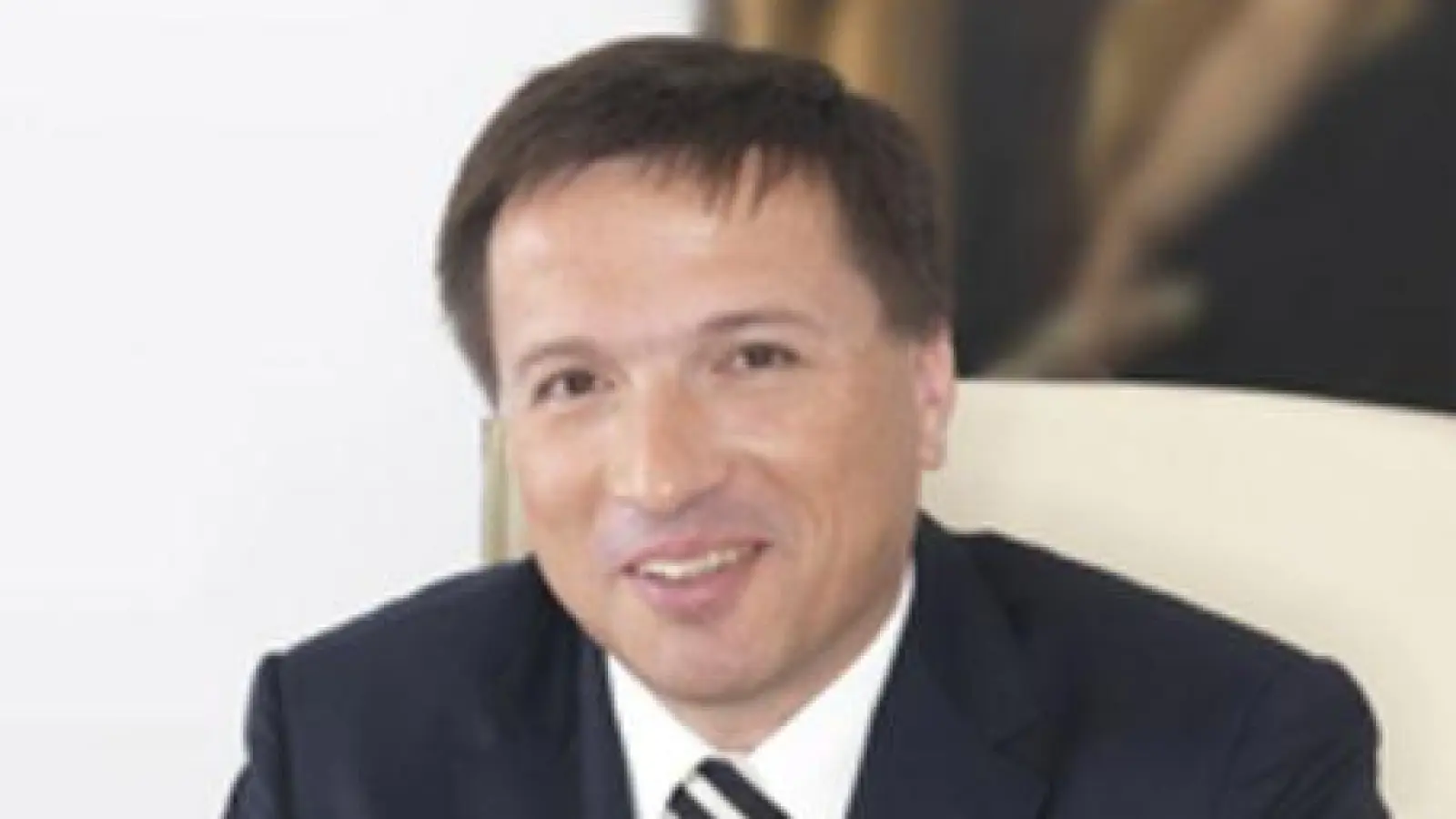 Erdings OB Max Gotz wies bei der IHK-Regionalausschusssitzung darauf hin, nicht das Rathaus, sondern vielmehr Vorgaben vom Bund seien hinsichtlich der Bürokratie das Problem. (Foto: Stadt Erding)