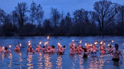 Die Tradition des Dreikönigsschwimmens ist ungebrochen. (Foto: Trisport Erding)