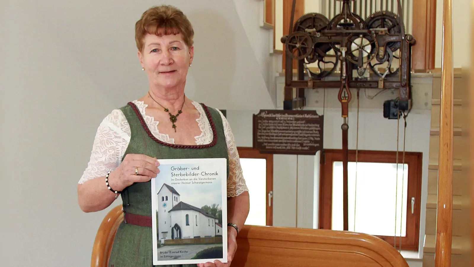 Waltraud Franzspeck beschäftigt sich akribisch mit Gräbern und Sterbebildern. (Foto: pictureandmore.com)