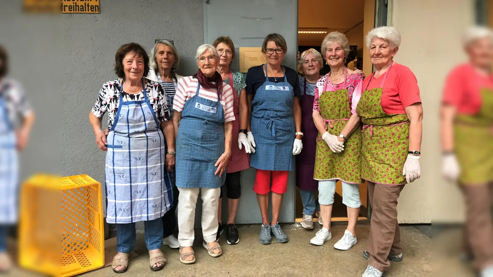 Die fleißigen Helferinnen der Tafel v.l.n.r.; Elfriede, Brigitte, Helga, Elfi, Marion, Marianne, Hilde und Therese. (Foto: Trisport Erding)