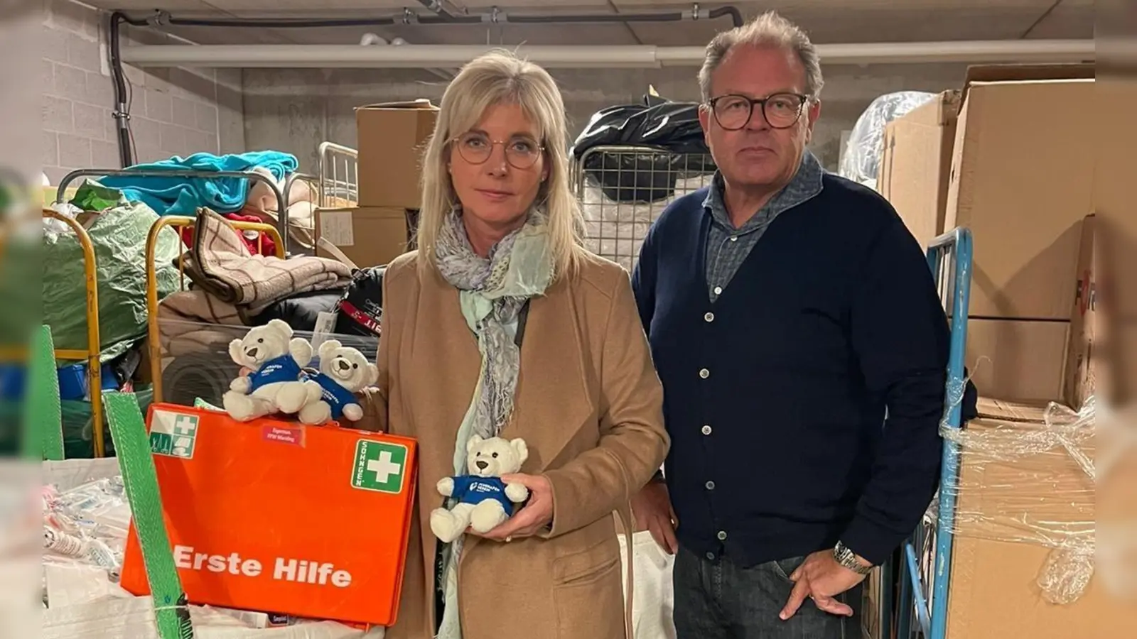 Bayerns Sozialministerin Ulrike Scharf und Thomas Bihler, Vorsitzender des Flughafenvereins München. (Foto: StMAS)