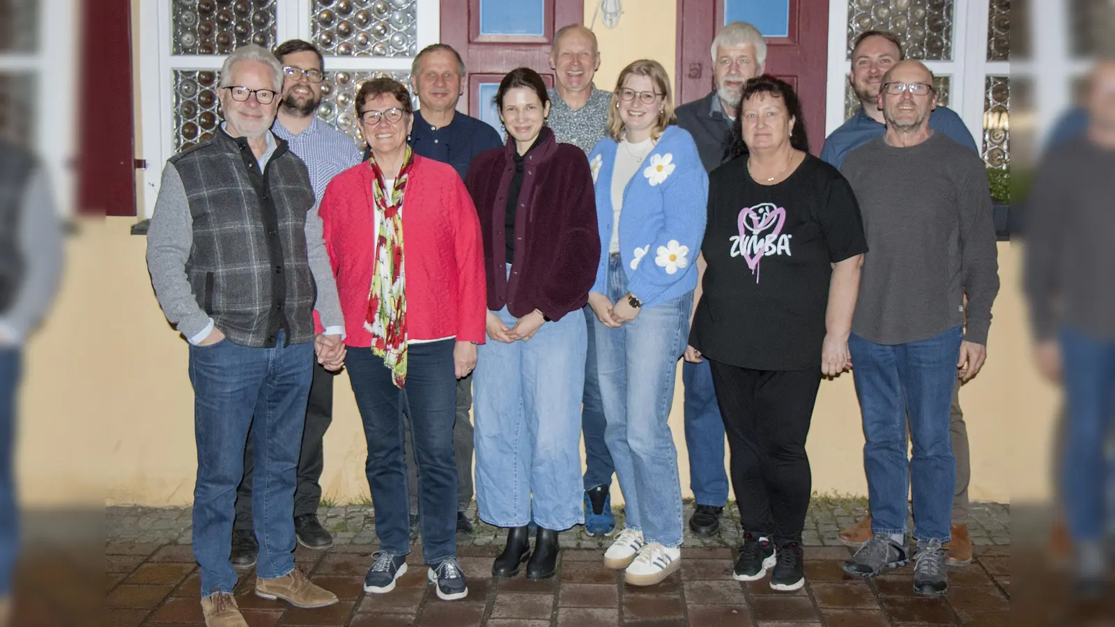Die neue Vorstandschaft der Kolpingsfamilie (von links): Stefan Geißler, Maximilian Wörndle, Helga Geißler, Andreas Gerhardt, Veronika Vogl, Günter Felbinger, Amelie Felbinger, Lorenz Strasser, Brigitte Hertel, Sebastian Rüdiger, Max Graßl. Nicht auf dem Bild sind Präses Pfarrer Martin Garmaier, Caroline Stöckl, Hans Meyerhofer. (Foto: job)