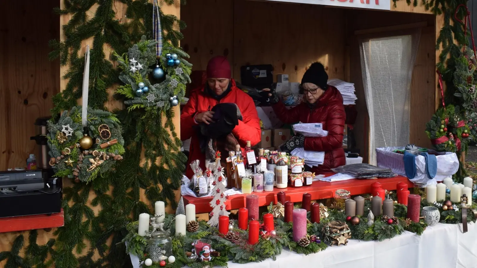 Die Artikel des Basars waren gut nachgefragt. (Foto: Danuta Pfanzelt )