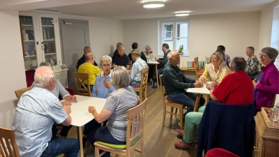 Gute Stimmung herrscht bei der Schafkopfrunde, die immer donnerstags stattfindet. (Foto: mic)