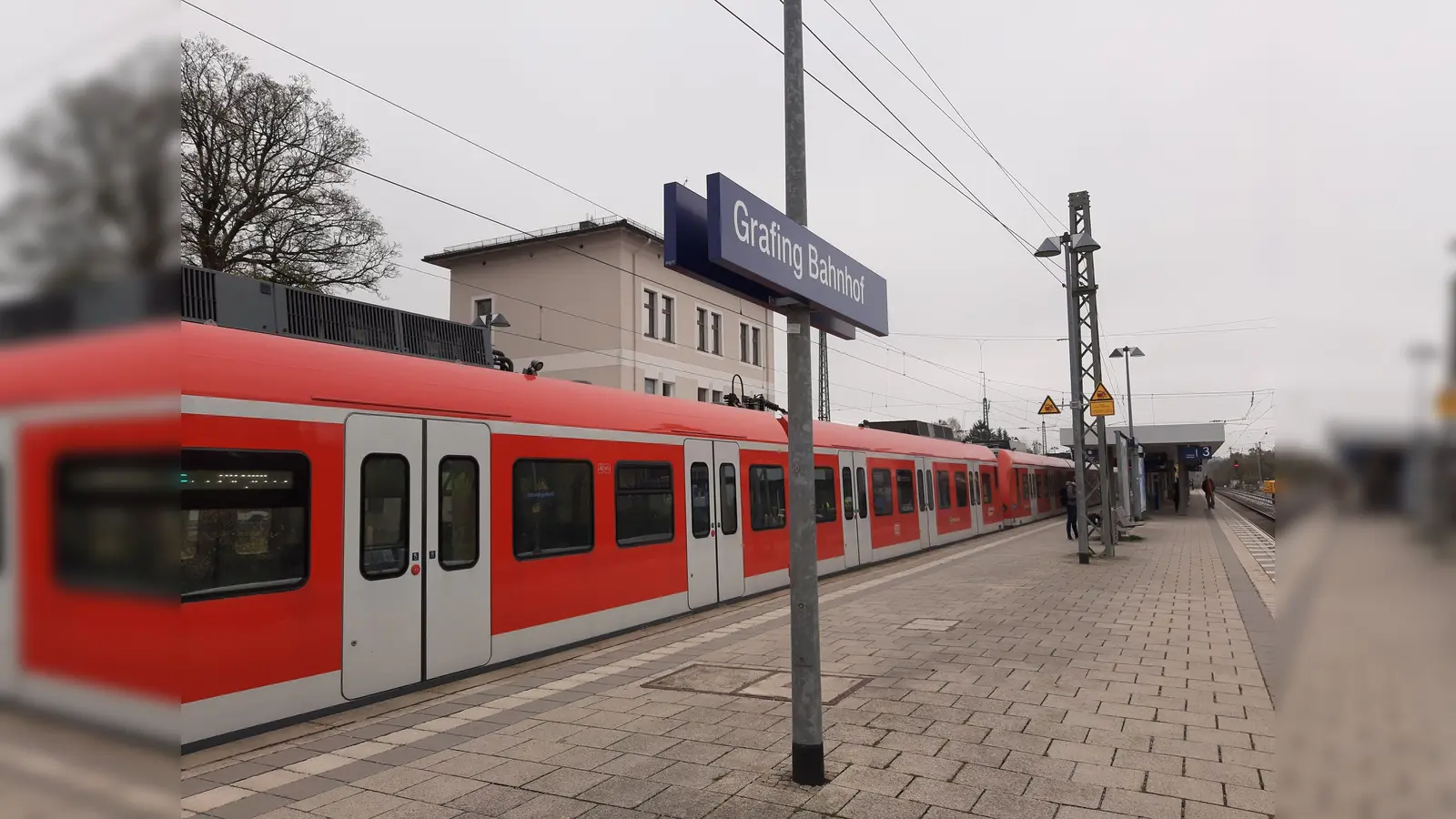 Grafing Bahnhof wird demnächst barrierefrei ausgebaut. Deswegen müssen Züge ausfallen. (Foto: Stefan Dohl)