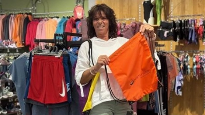 Gut gerüstet ins neue Schuljahr. Das Team von Sports Freising steht mit Rat und Tat zur Seite. (Foto: Jäger)