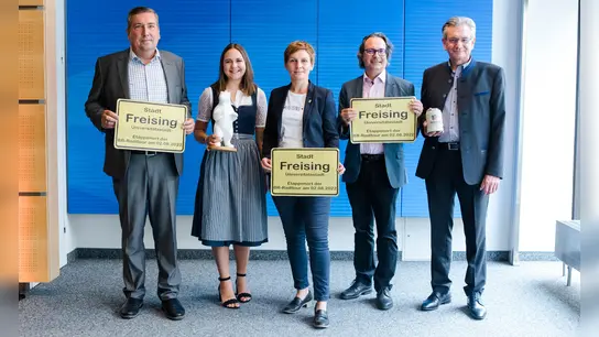 Vorfreude: Die Vertreter der Stadt Freising stellten die Stadt als Etappenort der BR-Radltour vor. (Foto: Vera Johannsen)