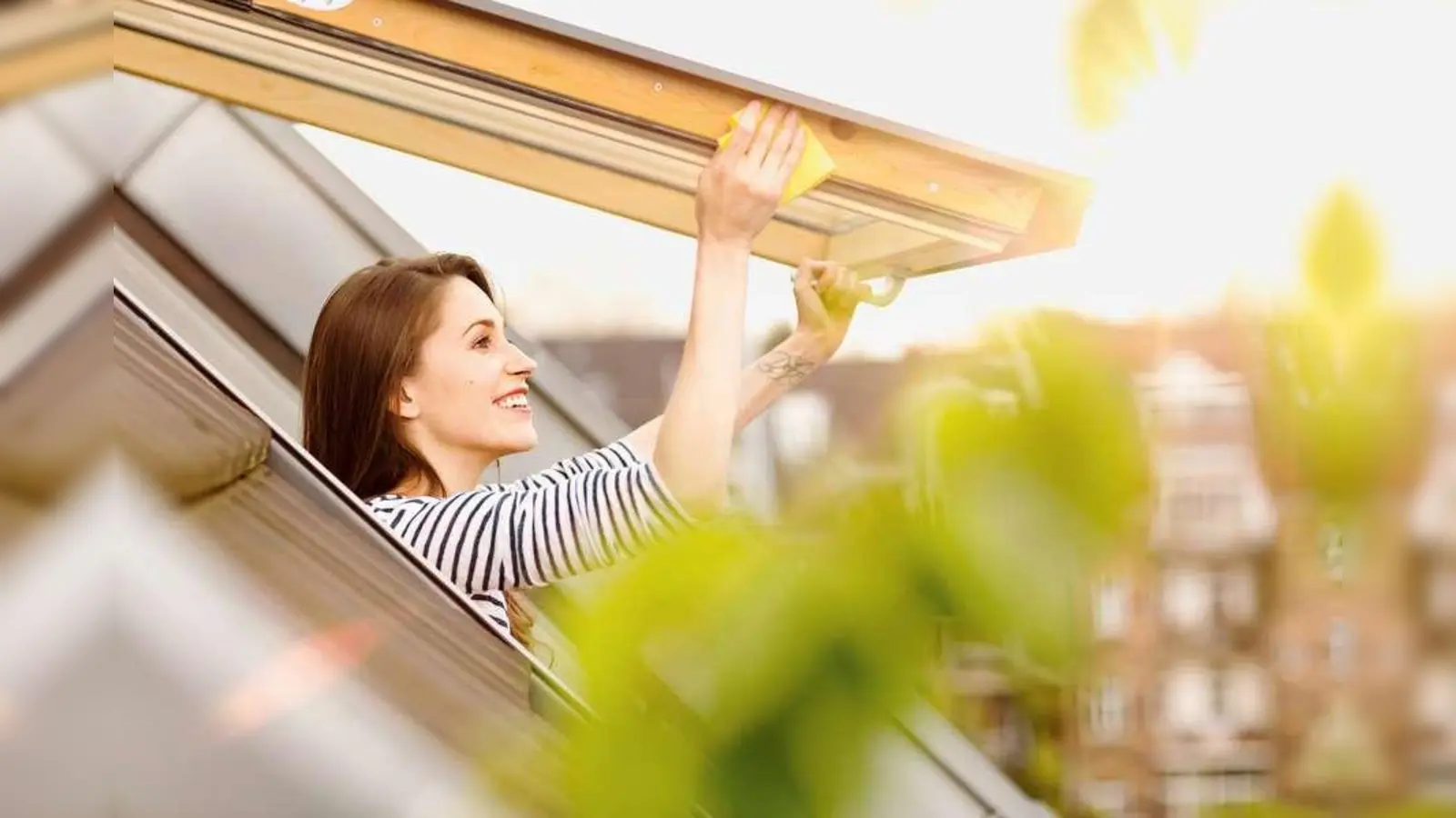 Der Schutz gegen Hitze im Haus spielt wegen der heißer werdenden Sommer eine wichtige Rolle bei der Planung von Modernisierungen. (Foto: djd/puren)