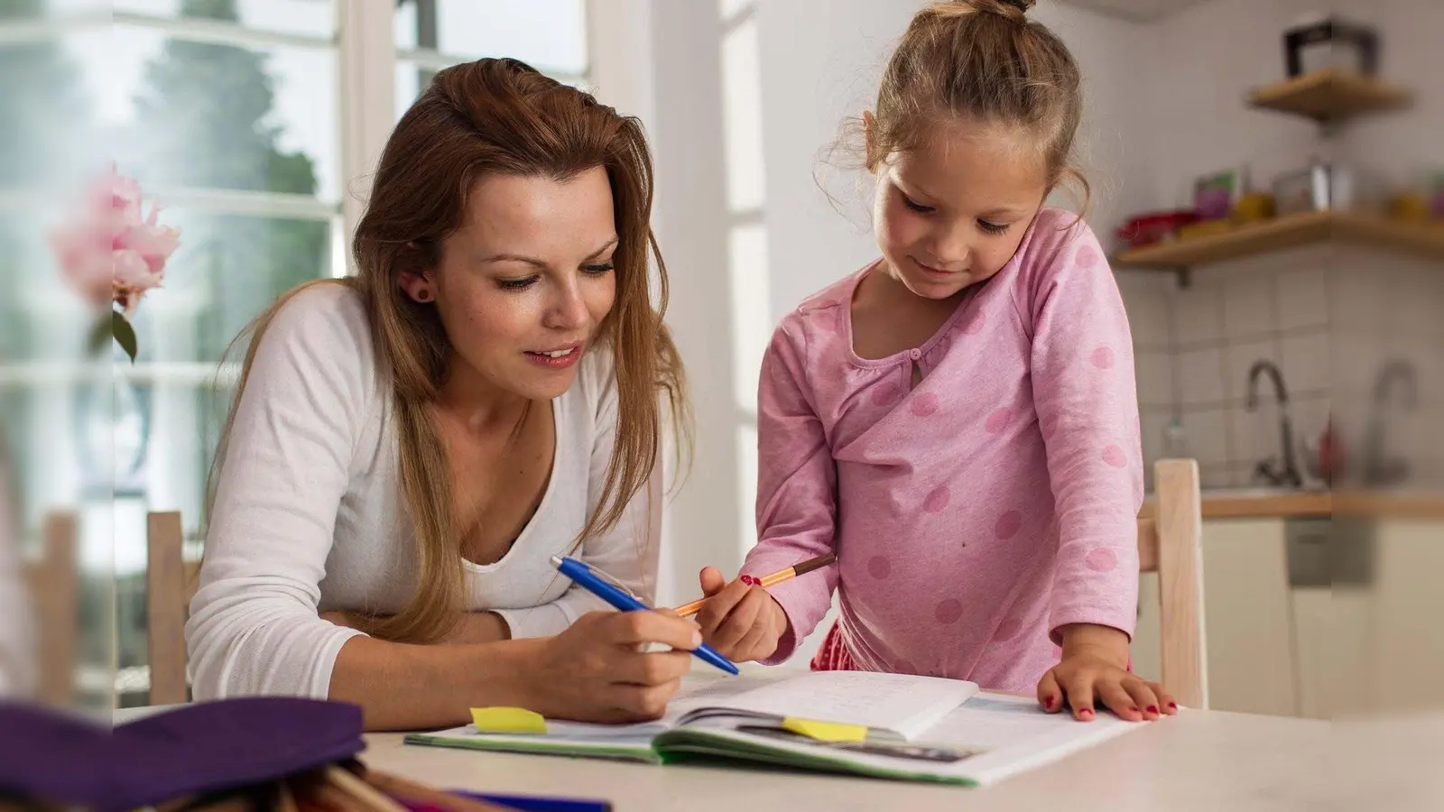 In Zeiten der Pandemie nimmt schulische Unterstützung viel Zeit in Anspruch. Familiepat*innen können auch dabei äußerst hilfreich sein. (Foto: Pixabay)