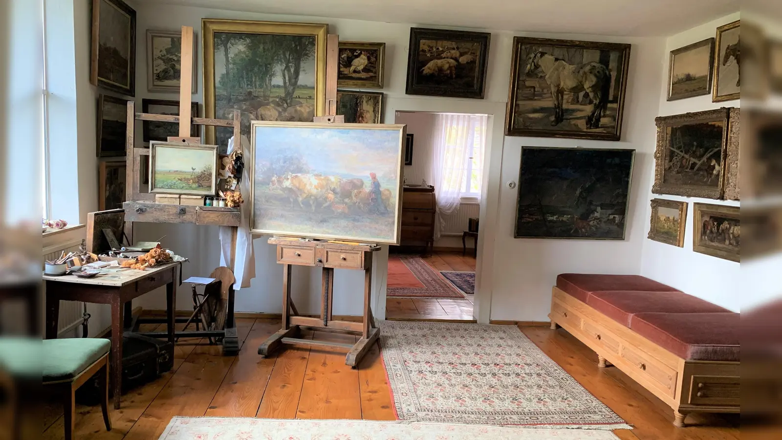 Blick in einen Raum des ehemaligen Wohn- und Atelierhauses Franz Xaver Stahls. (Foto: Museum Stahl)