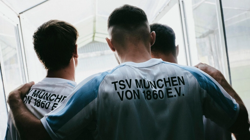 Heiß begehrt: Heimtrikot des TSV 1860 München. (Foto: TSV 1860)