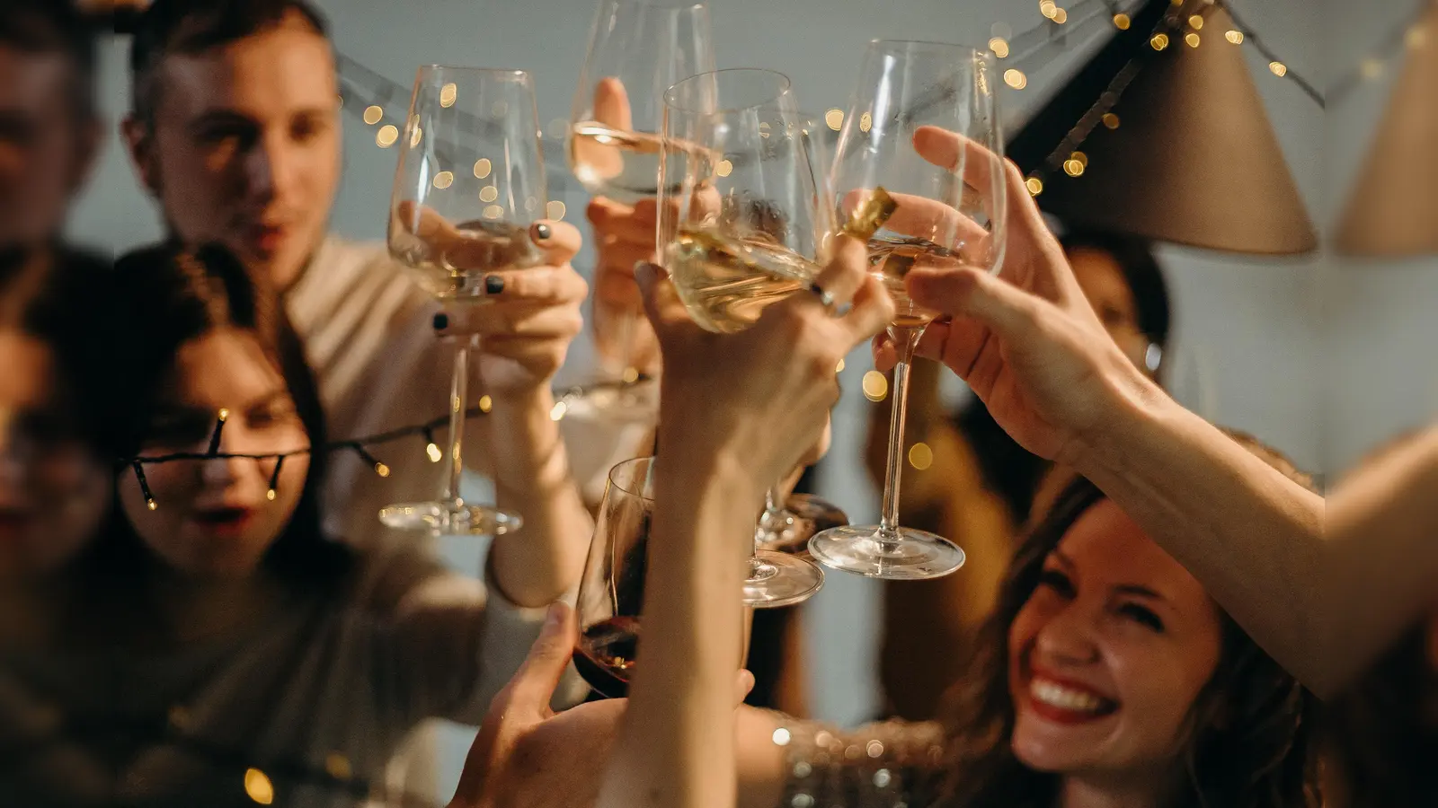 Ausschweifende Silvesterfeiern mit mehr als zehn Personen sind nicht gestattet.  (Symbolbild: CC0)