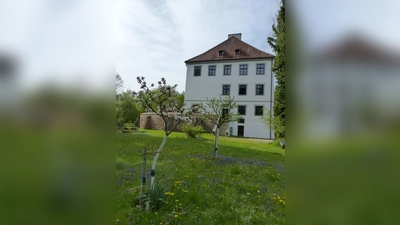Immer wieder etwas Besonderes: Der Dekanatsgottesdienst im Schlosspark. (Foto: Dekanat)