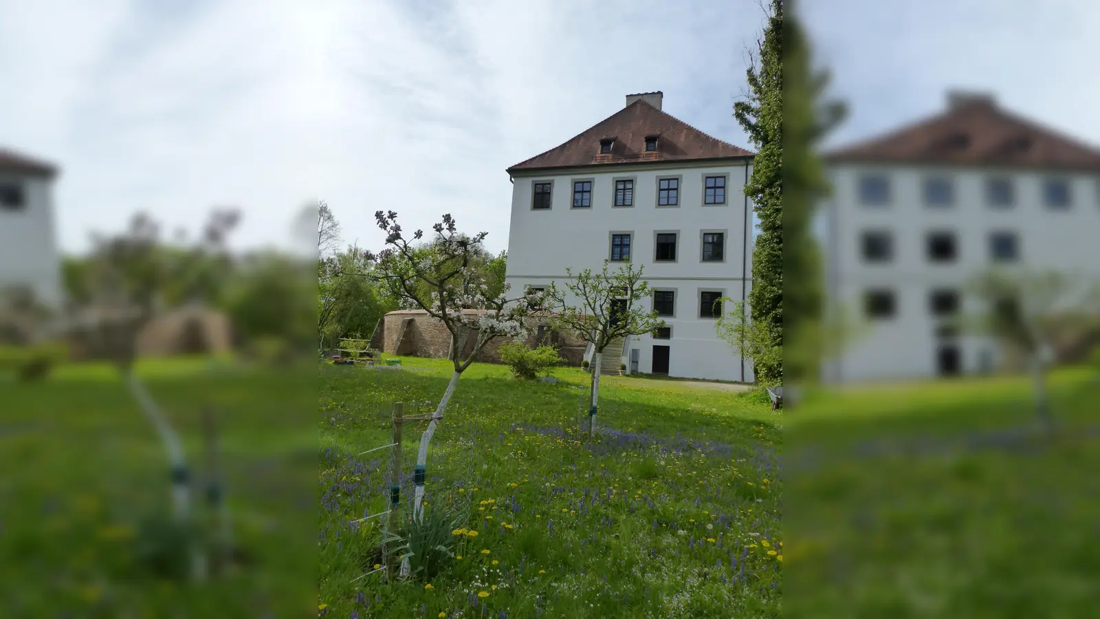 Immer wieder etwas Besonderes: Der Dekanatsgottesdienst im Schlosspark. (Foto: Dekanat)