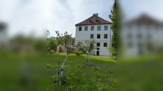 Immer wieder etwas Besonderes: Der Dekanatsgottesdienst im Schlosspark. (Foto: Dekanat)