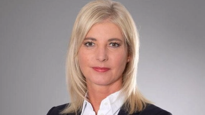 Ulrike Scharf spricht am Telefon persönlich mit den Bürgern. (Foto: ar/Tina Noetel)