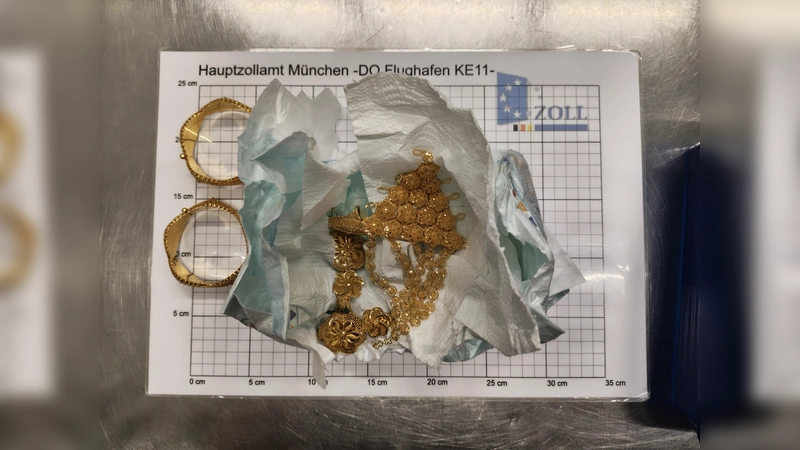 Goldschmuck in Windeln versteckt (Foto: Zoll)