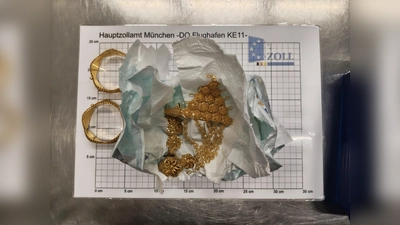 Goldschmuck in Windeln versteckt (Foto: Zoll)