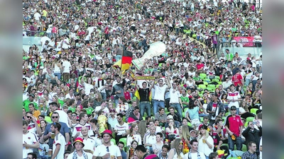Viele Fußballfans freuen sich schon auf die zahlreichen Public Viewing-Events, die ab dem 11. Juni starten.  (Foto: bas)