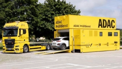 Der mobile Prüfdienst des ADAC Südbayern ermöglicht allen Autofahrern das frühzeitige Aufdecken von Mängeln – ein wichtiger Beitrag zur Verkehrssicherheit. (Foto: ADAC Südbayern/Leiprecht)