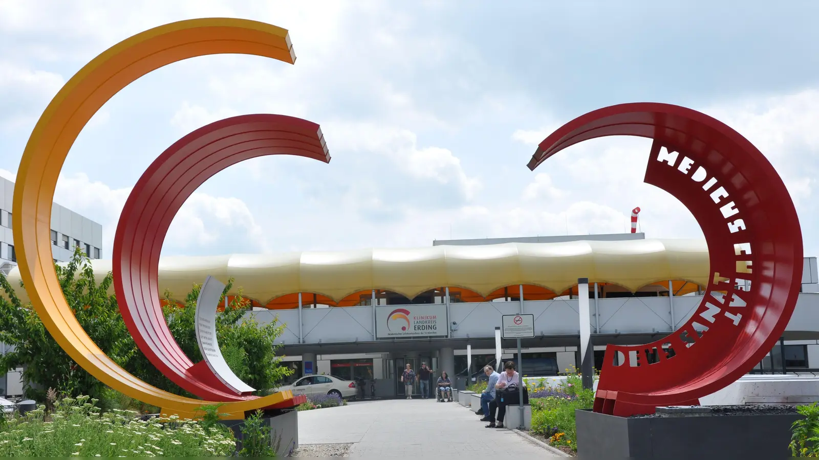 Im Klinikum Landkreis Erding stehen angesichts zunehmender Überlastung der Intensivstation die Zeichen auf Sturm. (Foto: LRA)