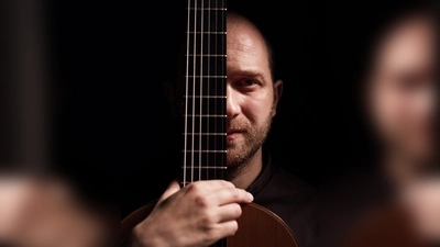 Zu Gast in Erding: Gitarrist Aliosha De Santis (Foto: Raimondo Luciani)