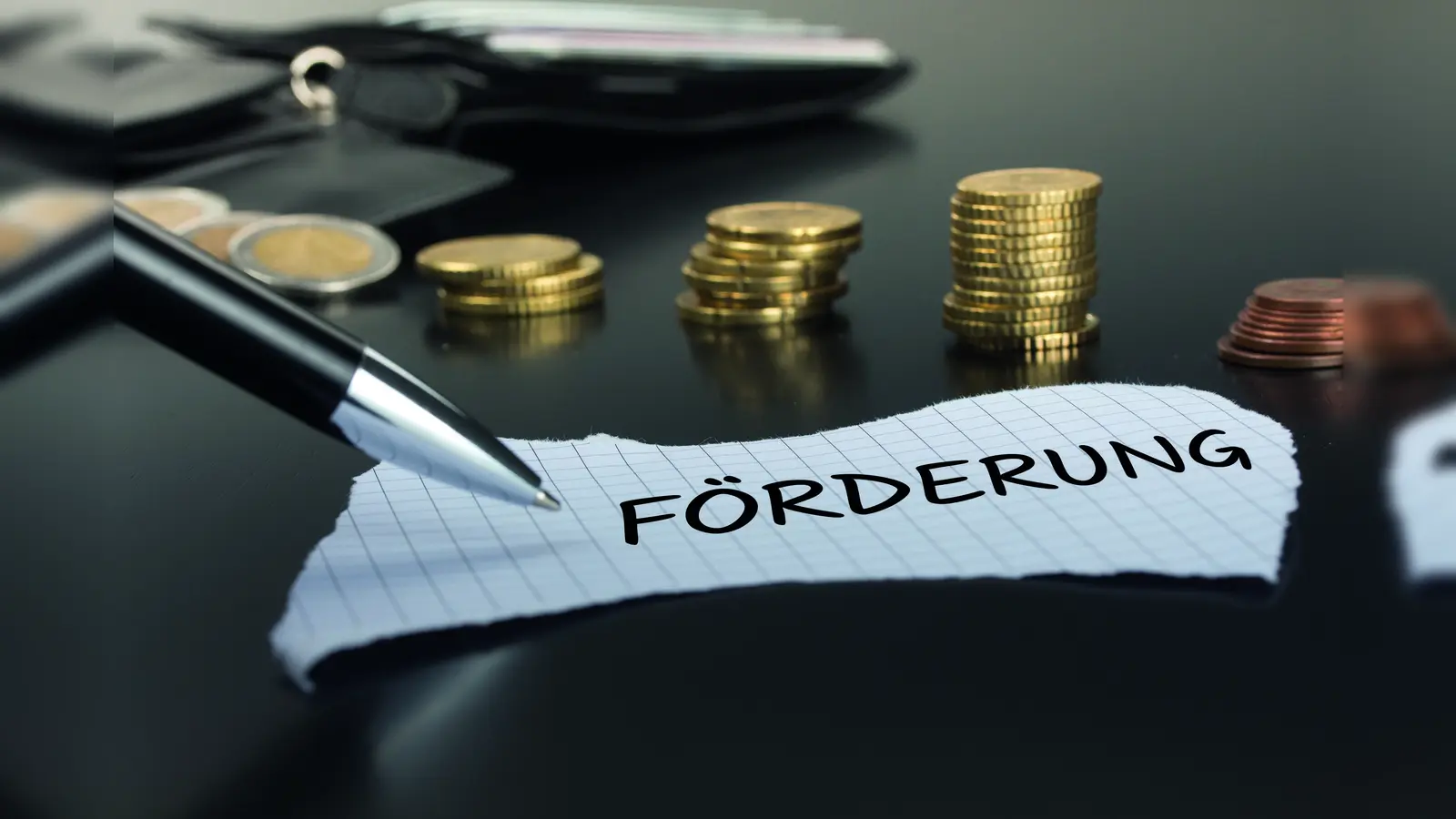 Wichtig für die Antragstellung: Zuständig sind die örtlichen Förderämter. (Foto: Eigens/stock.adobe.com/akz-o)
