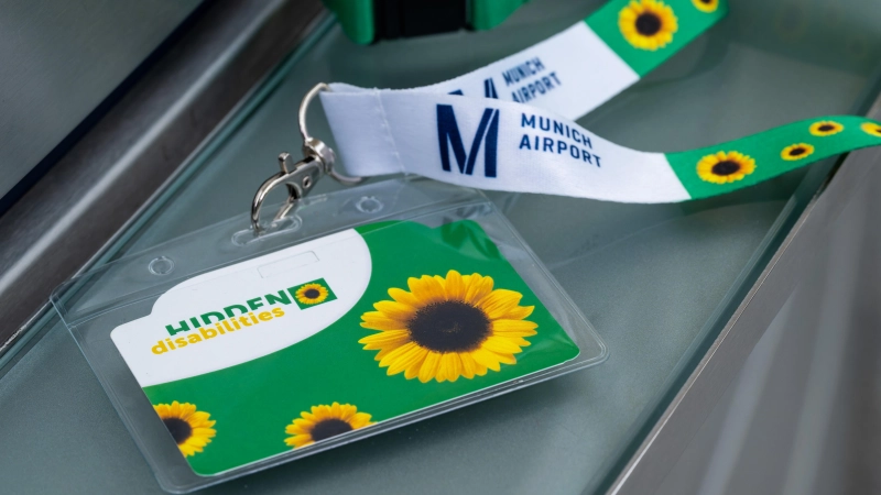 Mit dem Sunflower-Schlüsselanhänger symbolisiert man, dass man Hilfe benötigt. (Foto: Stephan Goerlich)