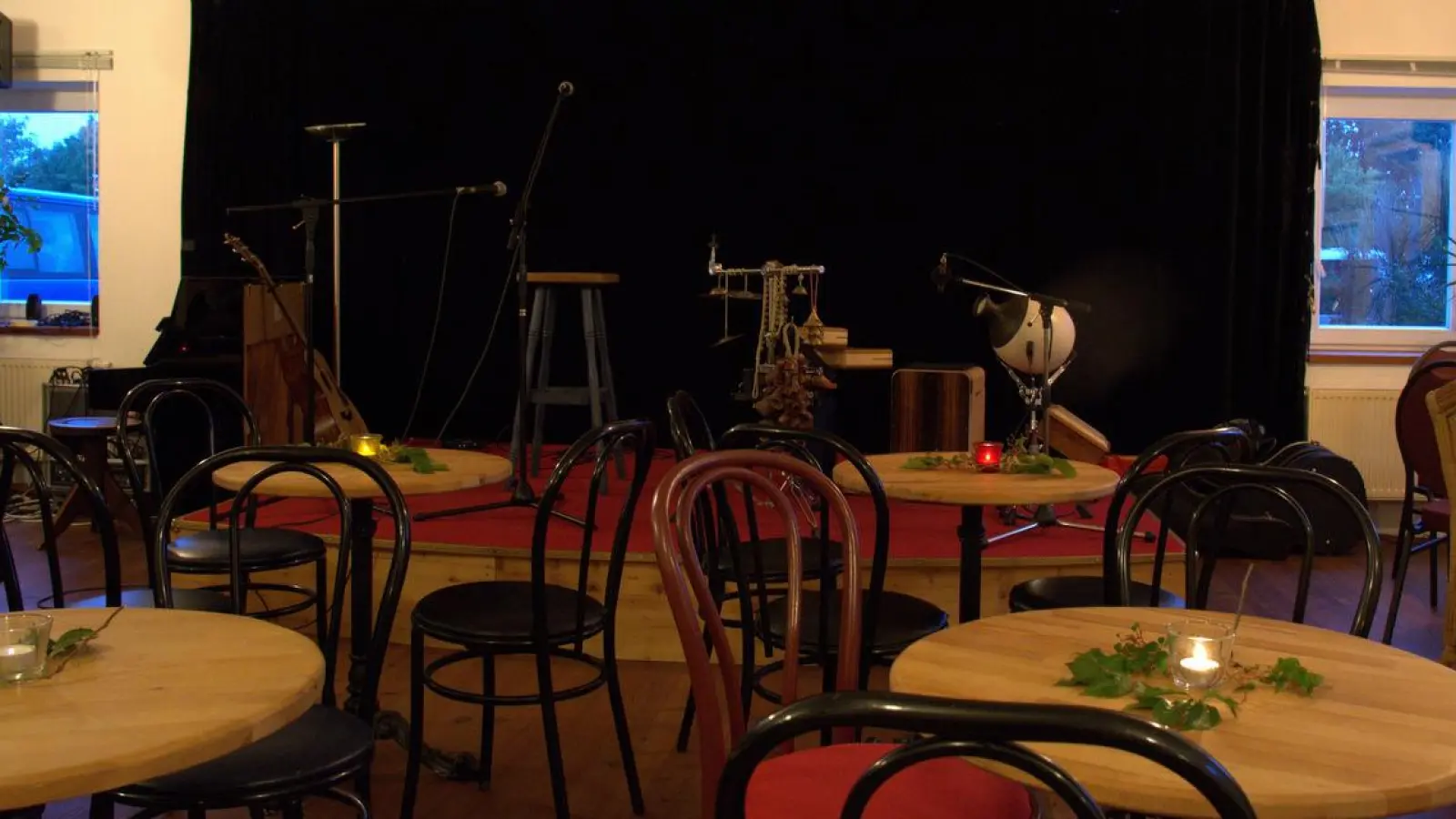 Auf dieser Bühne präsentieren die Künstler ihr Talent. (Foto: Tutuguri)