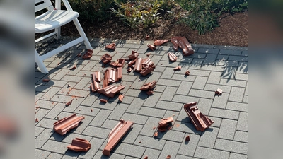 Herunterfallende Dachpfannen sind meist Resultat einer mangelhaften Sturmsicherung.  (Foto: epr/Friedrich Ossenberg-Schule)