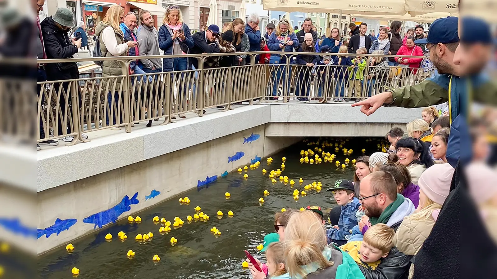 Das 1. Freisinger Entenrennen war bereits gut besucht. Beim 2. Rennen am 9. Mai wird das Rahmenprogramm sogar erweitert. (Foto: Aktive City Freising)