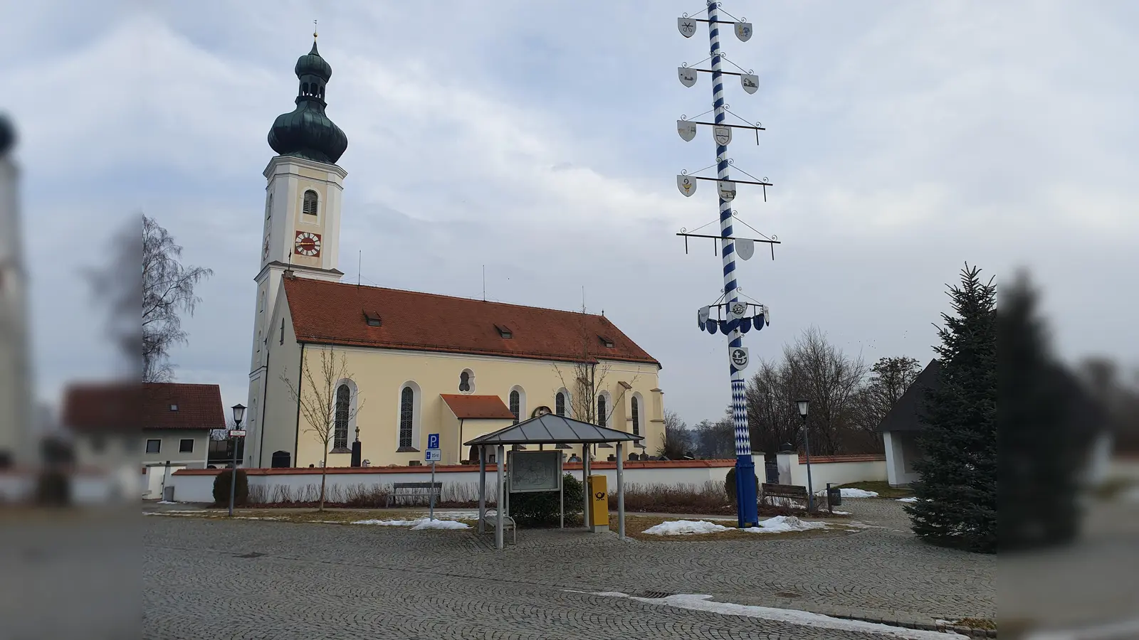 Hier im Herzen des Ortes wird endlich wieder gefeiert. (Foto: jhö)