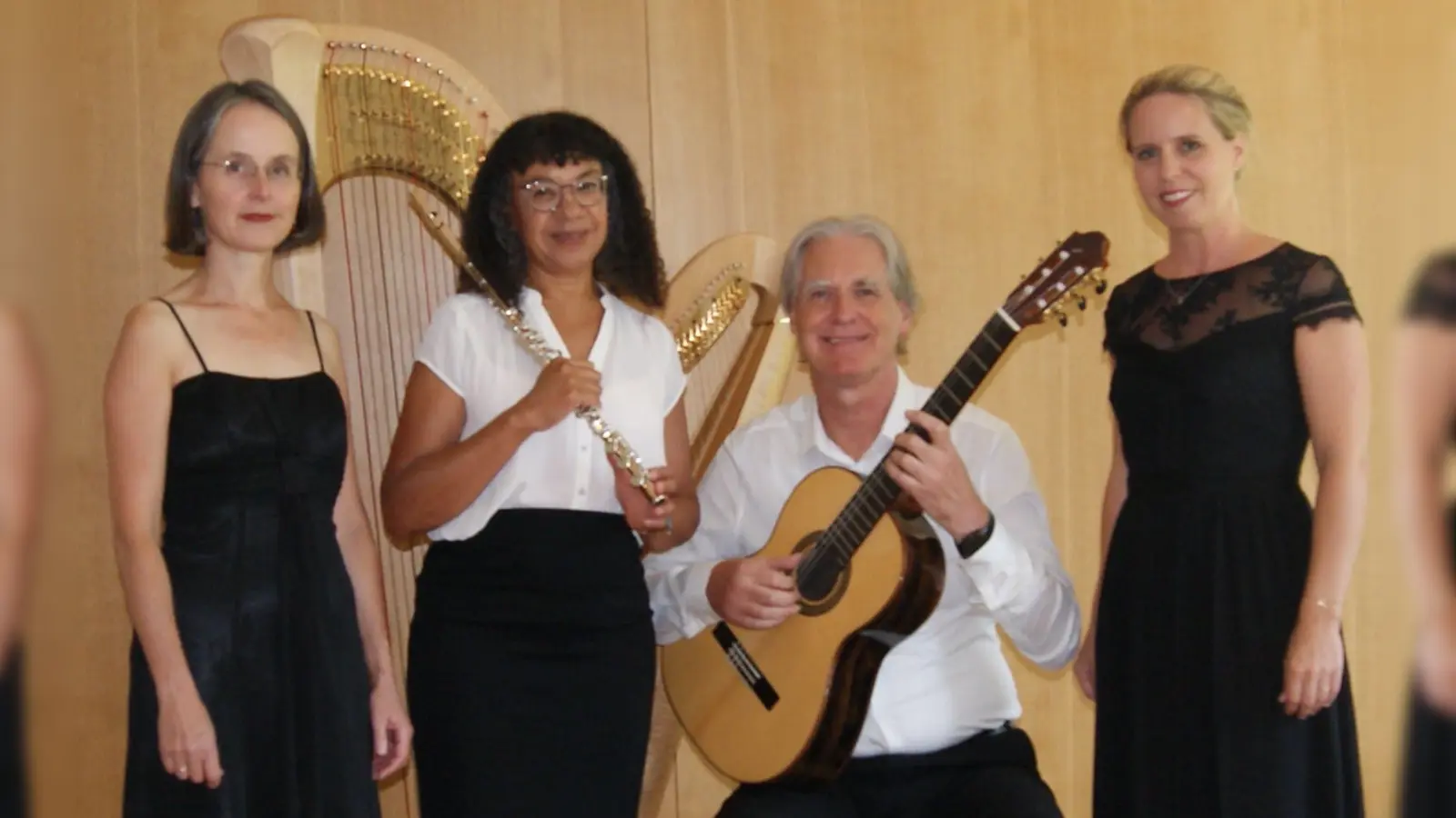 Konzertieren zusammen: Barbara Pöschl-Edrich, Peter Hackel, Ira Maria Scholz und Claudia Gondola de Hackel (Foto: Pöschl-Edrich)