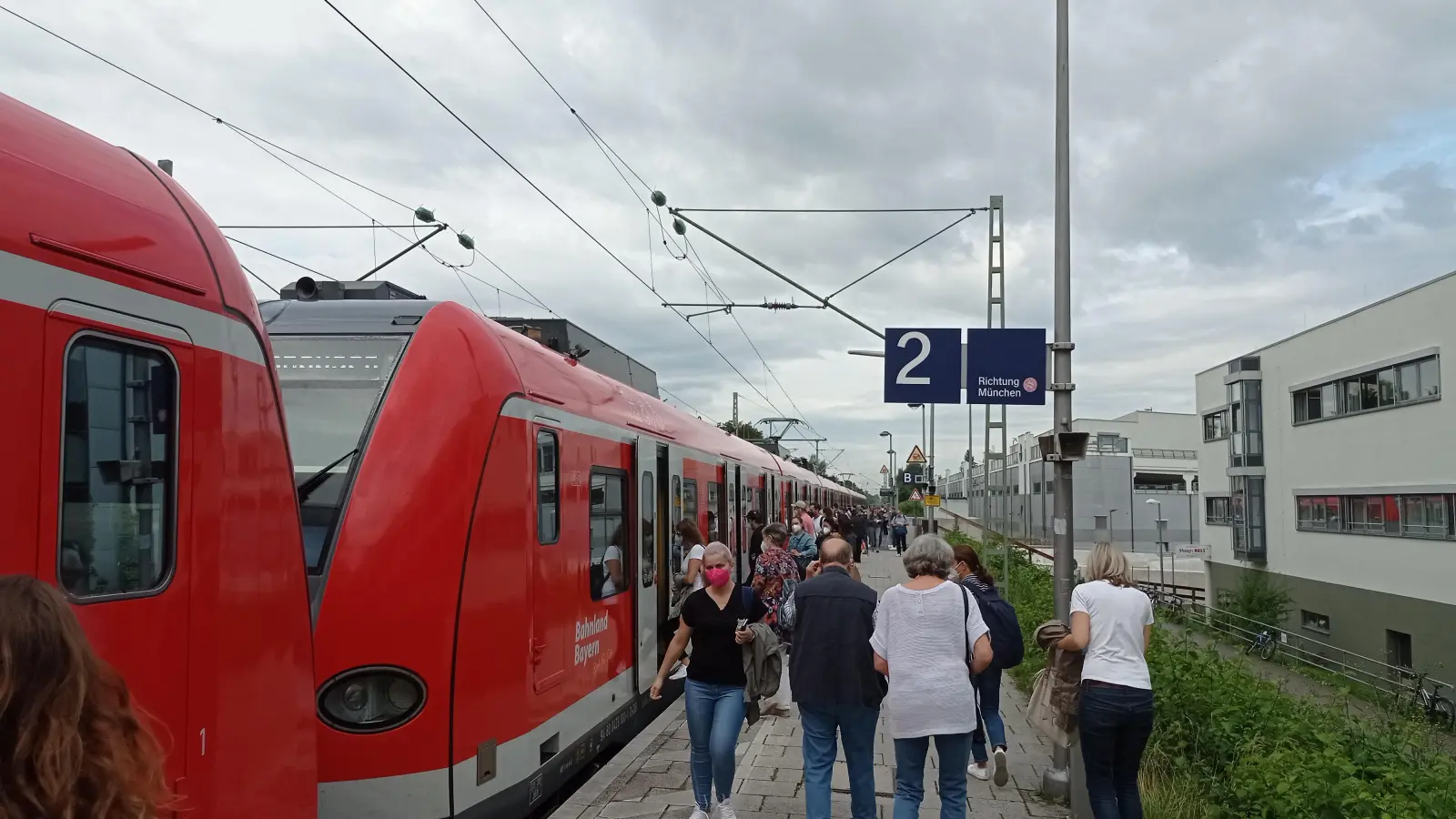 Auch alle S-Bahn-Pendler müssen künftig tiefer in die Tasche greifen. (Foto: Stefan Dohl)