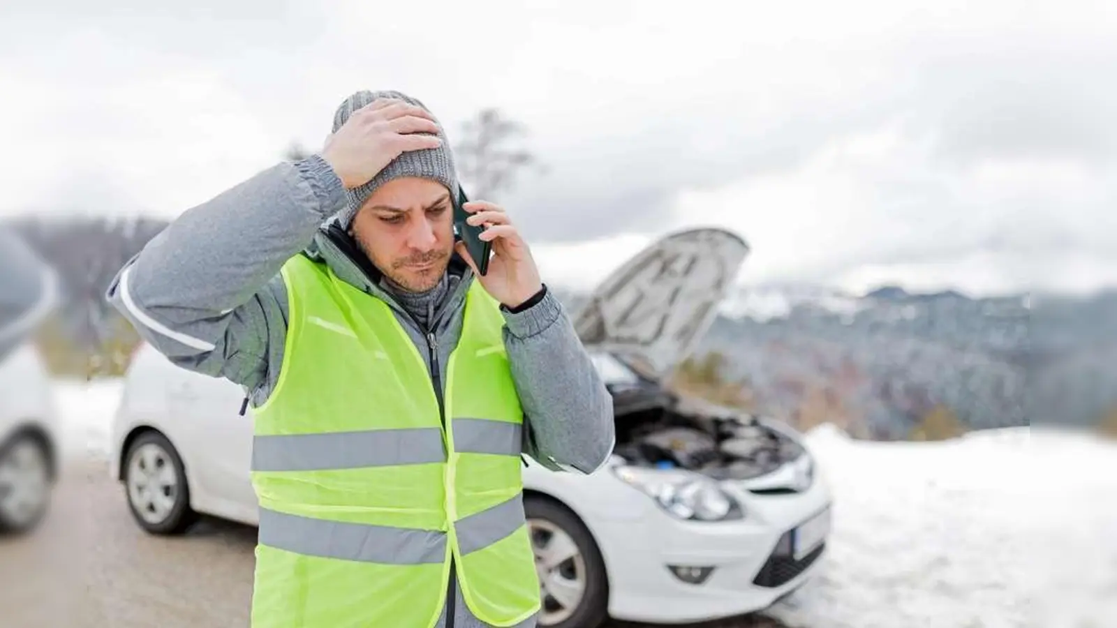 Frostige Temperaturen sorgen für zahlreiche Batteriedefekte. Mit einem regelmäßigen Check in der Werkstatt können Autofahrer vorbeugen. (Foto:  djd/Robert Bosch/Getty Images/zoff-photo)