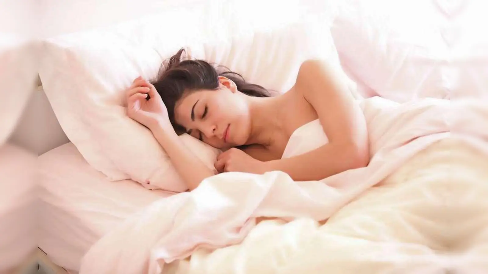 Fachleute empfehlen eine kontrollierte Wohnungslüftung für gesunden Schlaf. (Foto: djd/Initiative „Gute Luft“/Claudio Scott/Pixabay )