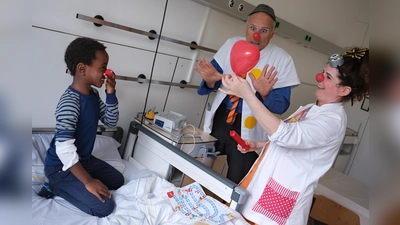 Menschen ein Lachen schenken. Die Klinik Clowns schenken freudige Momente an traurigen Tagen. (Foto: M. Lehner)