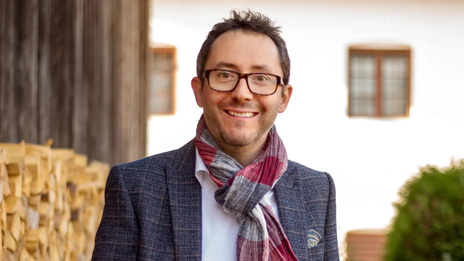 Autor Wolfgang F. Hofer unterhält und regt gleichermaßen zum Nachdenken an. (Foto: Hofer)