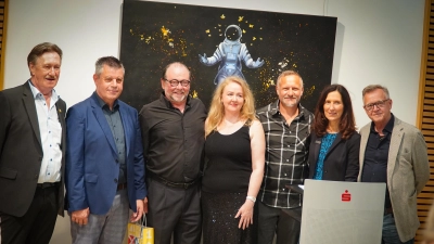 Die Ausstellung „Flash-blub memories: Andenken und Universum” der Obervellacher Fotokünstlerin Elena Baurecht ist noch bis 22. Juli zu sehen. (Foto: Felix Matthey/Stadt Freising)