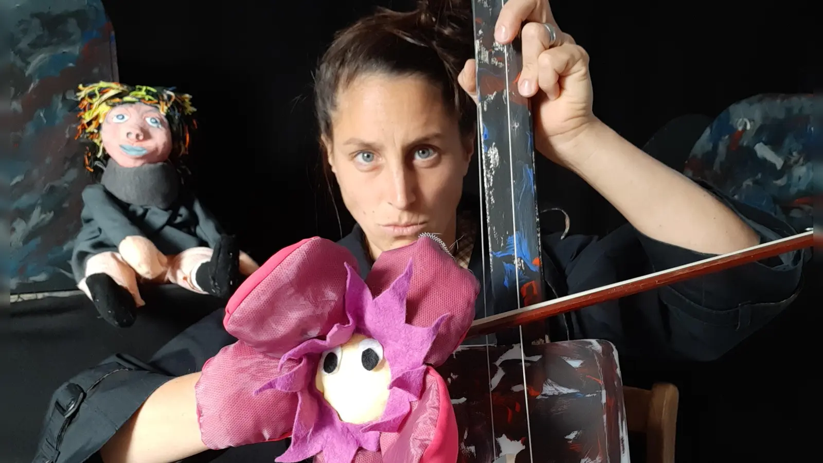 Großes Thema, kindgerecht aufbereitet: Theaterpädagogin Johanna Weinberger regt Kinder zu richtigem Verhalten an. (Foto: Johanna Weinberger)