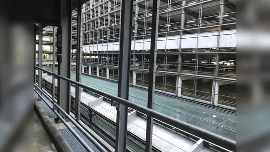 Parken am Flughafen München muss nicht teuer sein! (Foto: cba)