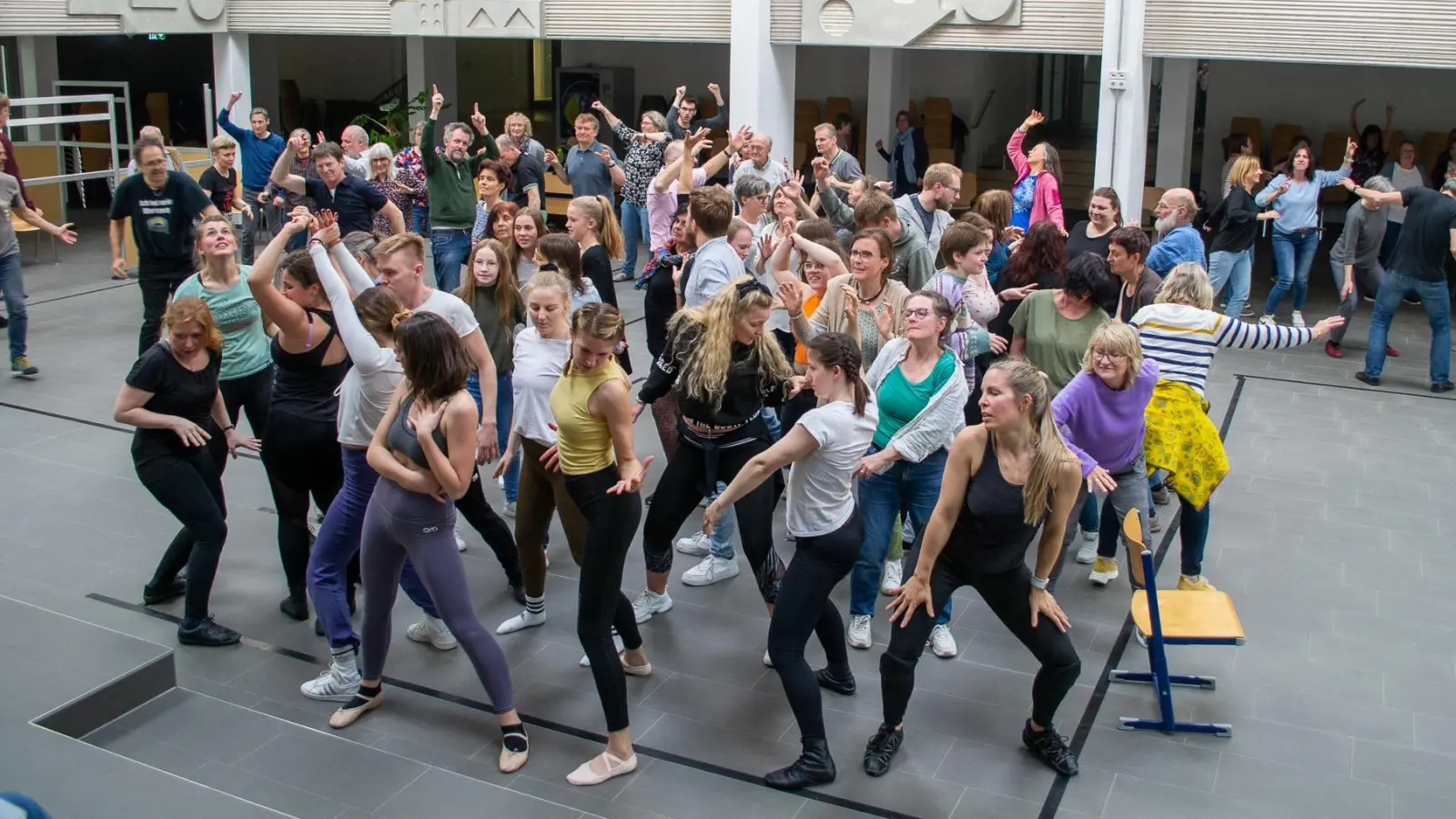 Für die Open-Air-Aufführung des Goethe-Klassikers wird bereits hart gearbeitet. (Foto: faustindorfen)