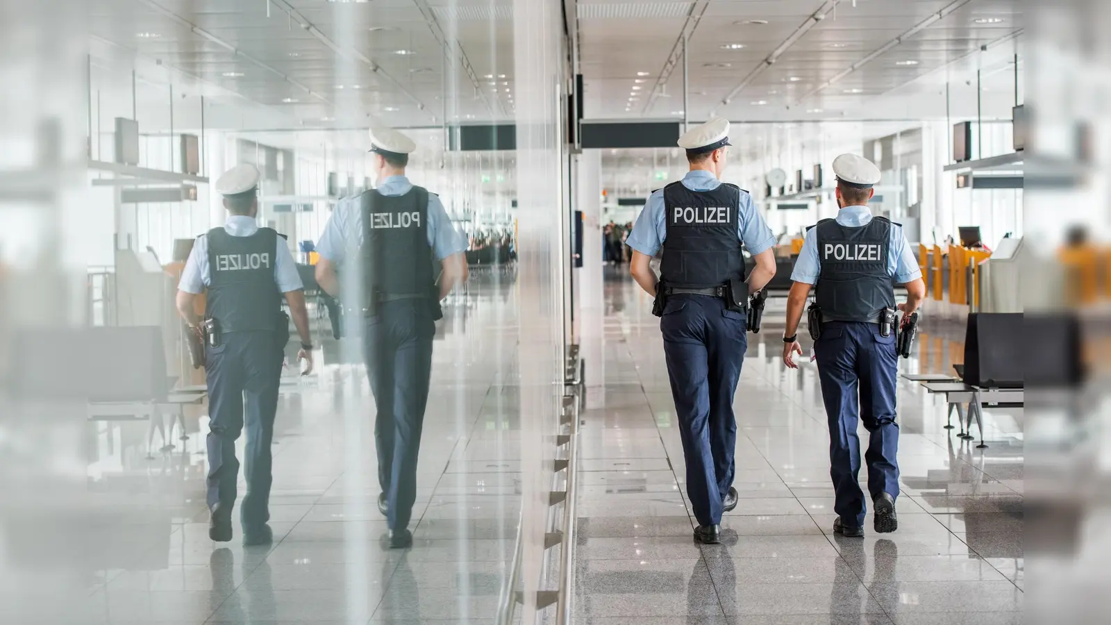 Beamte am Airport müssen teilweise auch äußerst unangenehme Szenen souverän meistern. (Foto: Bundespolizei)