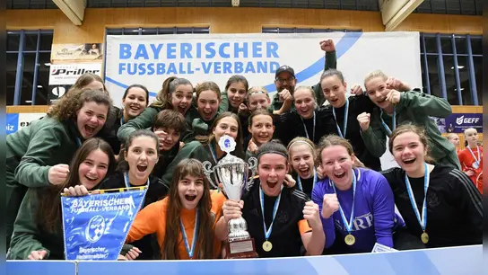 Zum ersten Mal haben die U17-Juniorinnen des FC Forstern die Bayerische Hallenmeisterschaft gewonnen. (Foto: Bayerischer Fußball-Verband e.V)