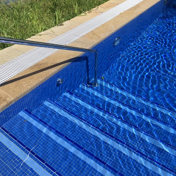Ab ins kühle Nass, die BRK Wasserwacht lädt am 11. Juli zum Tag des Schwimmens ein. (Foto: hw)