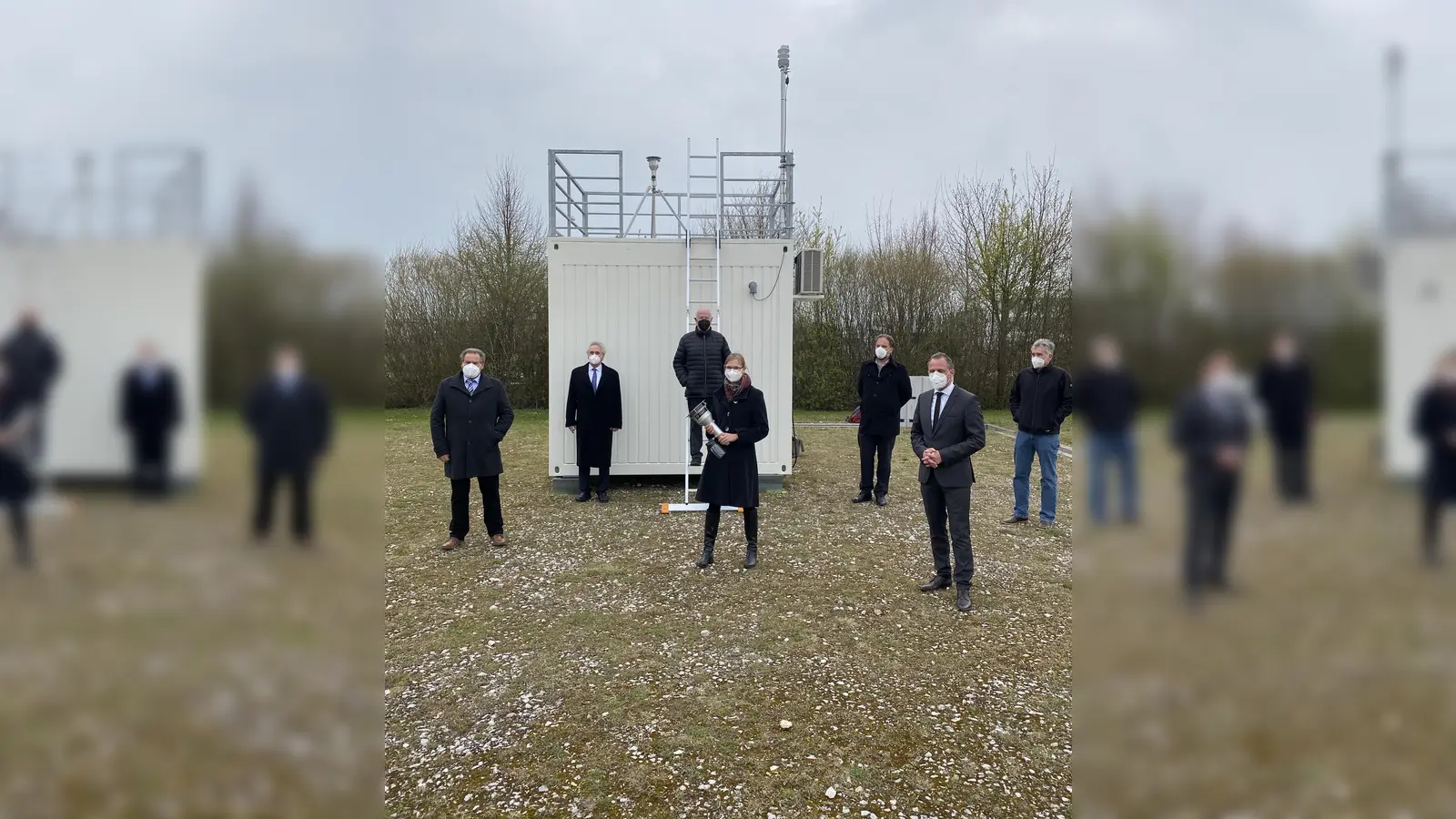 Helmut Ecker (2. BGM Hallbergmoos), Landrat Helmut Petz, Benno Zierer MdL, Prof. Anke Nölscher (Projektleiterin Uni Bayreuth), Oberbürgermeister Tobias Eschenbacher, Umweltminister Thorsten Glauber und Wolfgang Herrmann (Bürgerverein Freising) (v.li.)  (Foto: FW)